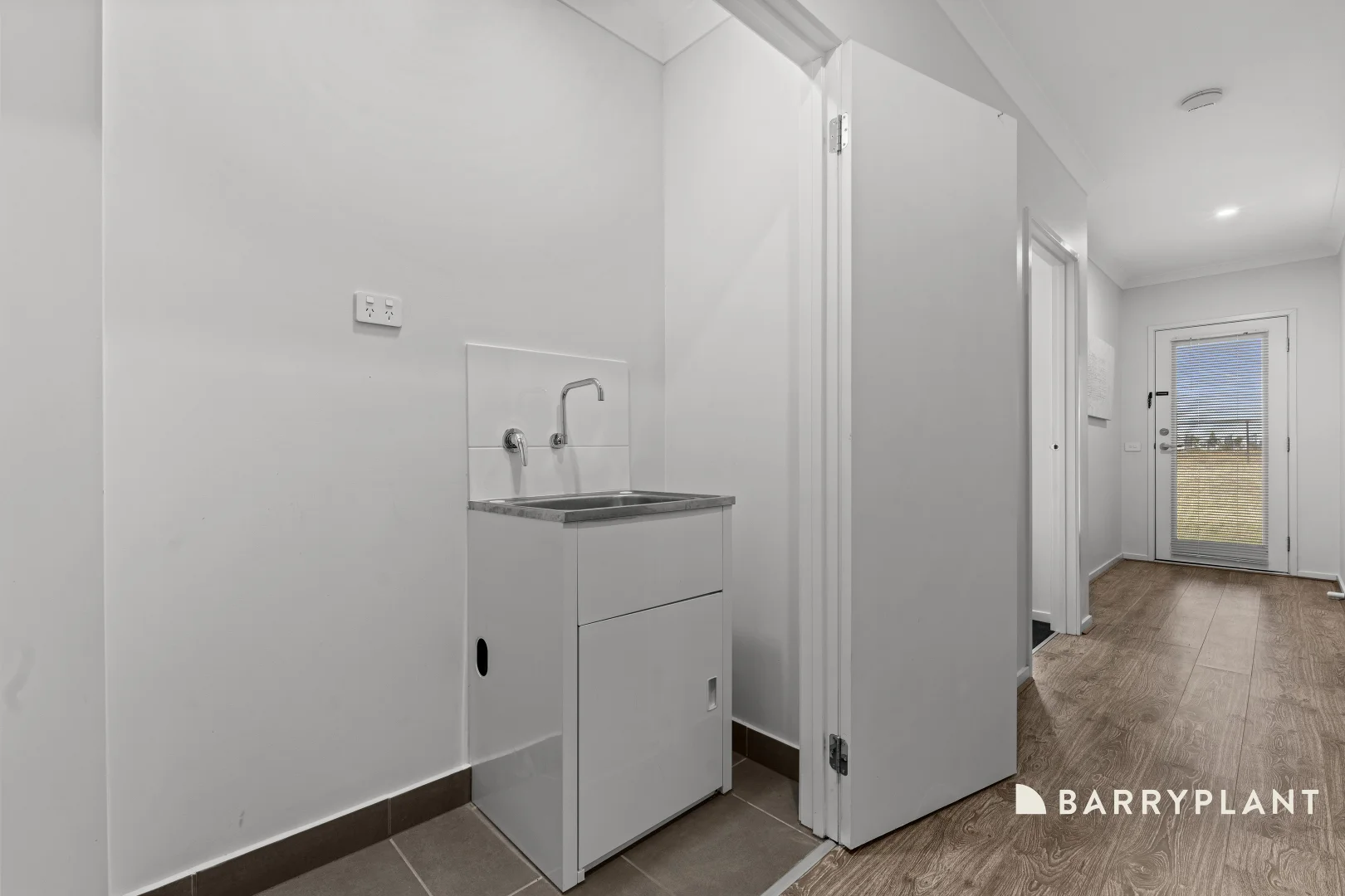 6 Williamsburg Walk, Wollert VIC 3750 photo 5