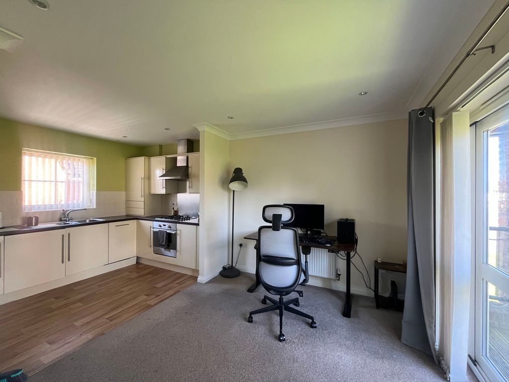 2 bed flat for saleTurner Square, Morpeth NE61 photo 3
