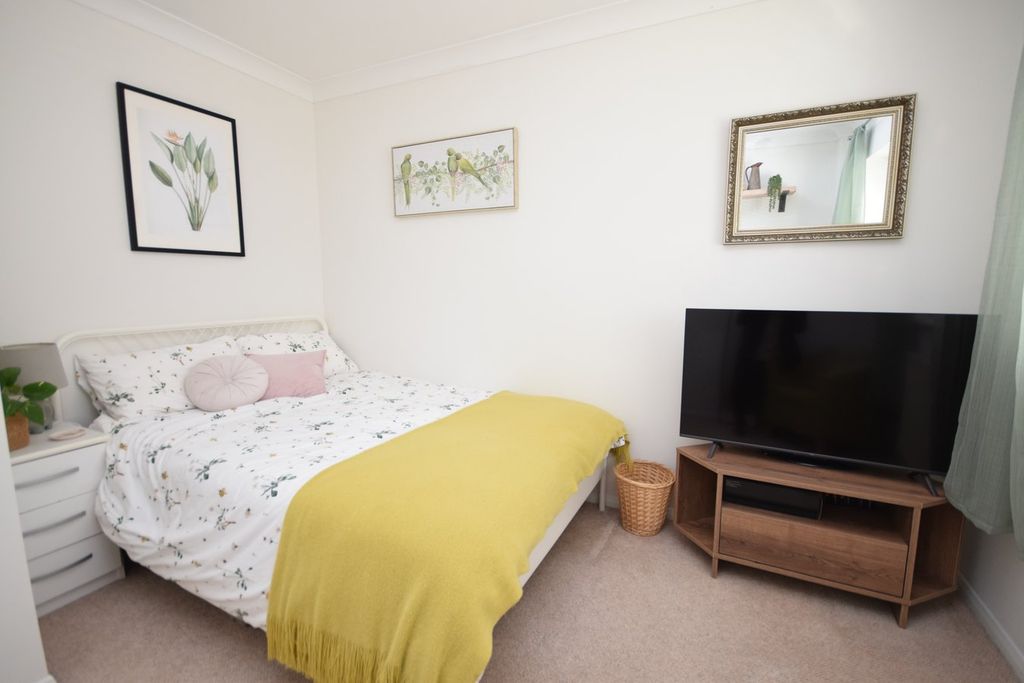 Additional image 8 of 4 bed semi-detached bungalow for sale17 Black Pond Lane, Lower Bourne, Farnham GU10