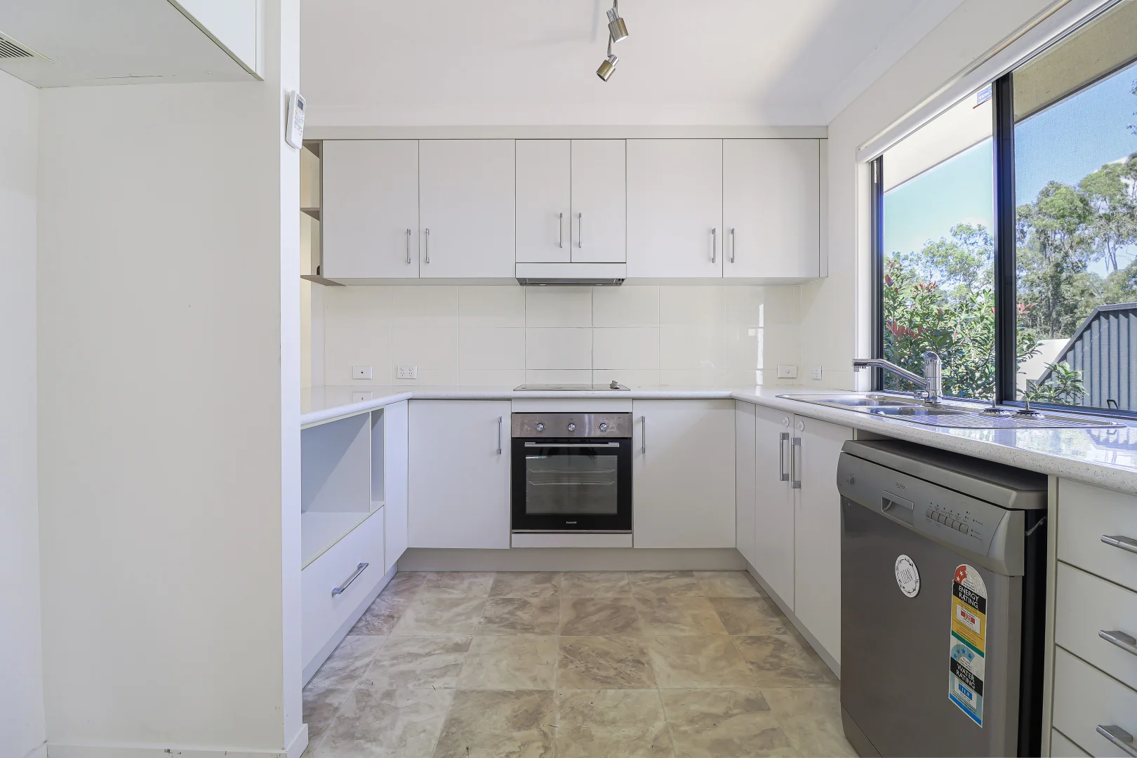 Additional image 3 of 72 Allunga Drive, Glen Eden QLD 4680