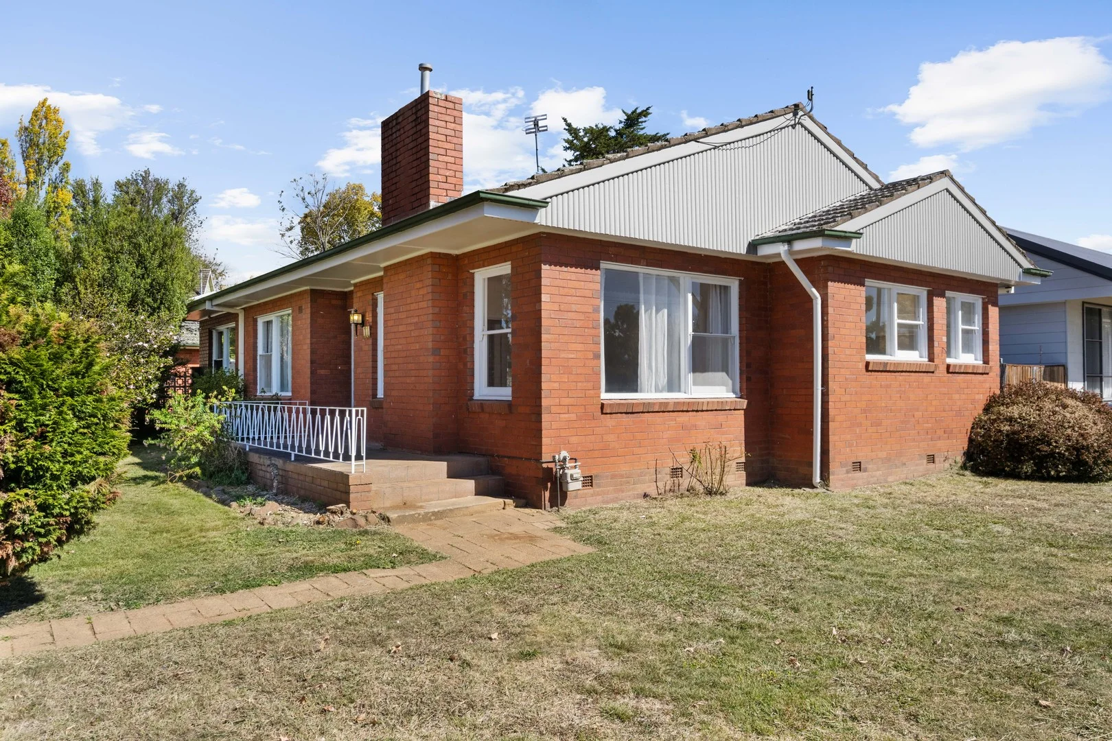 21 Racecourse Road, Orange NSW 2800