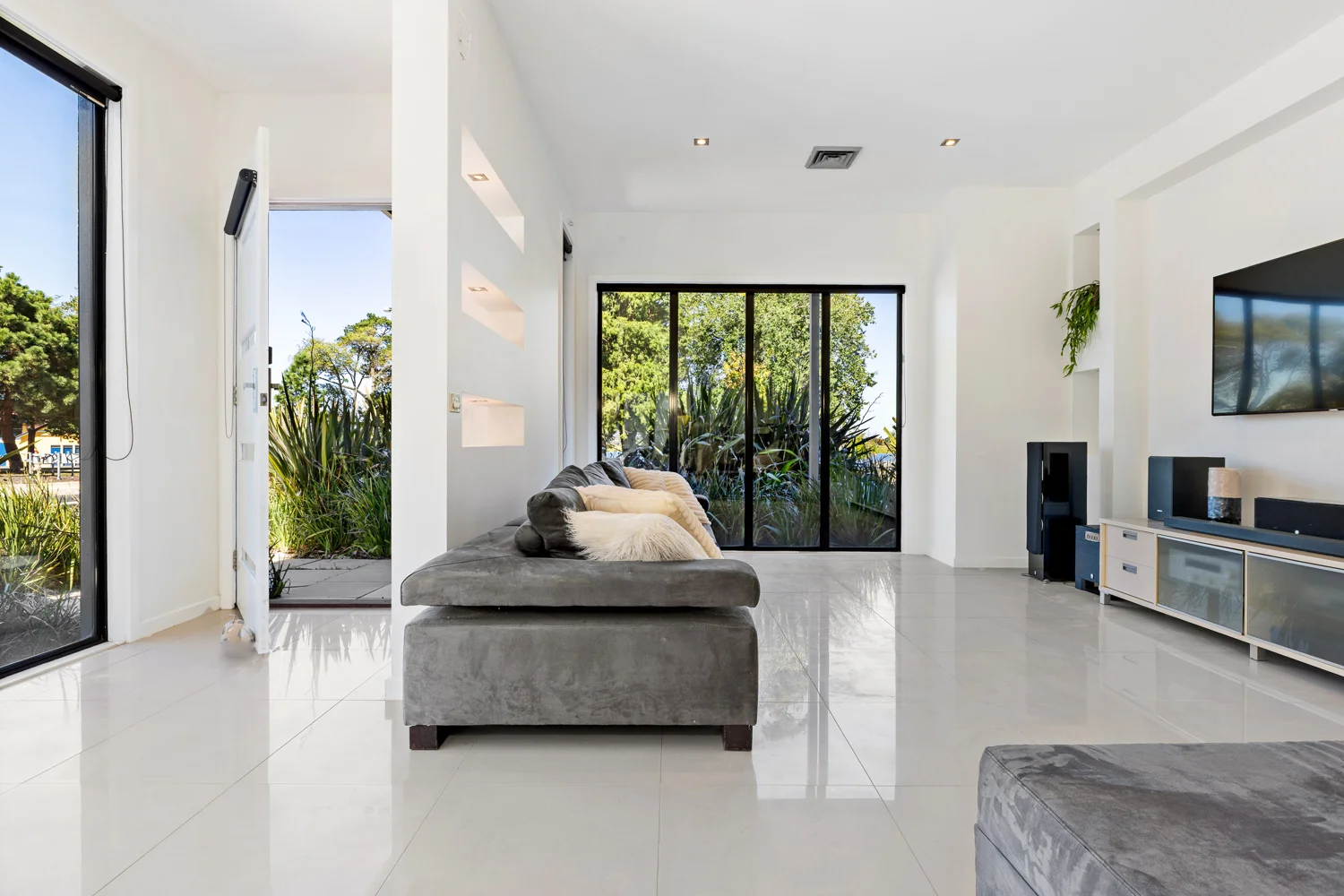 Additional image 4 of 500 Wendouree Parade, Lake Wendouree VIC 3350