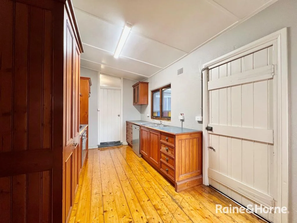 Additional image 4 of 82 Russell St, Bathurst NSW 2795