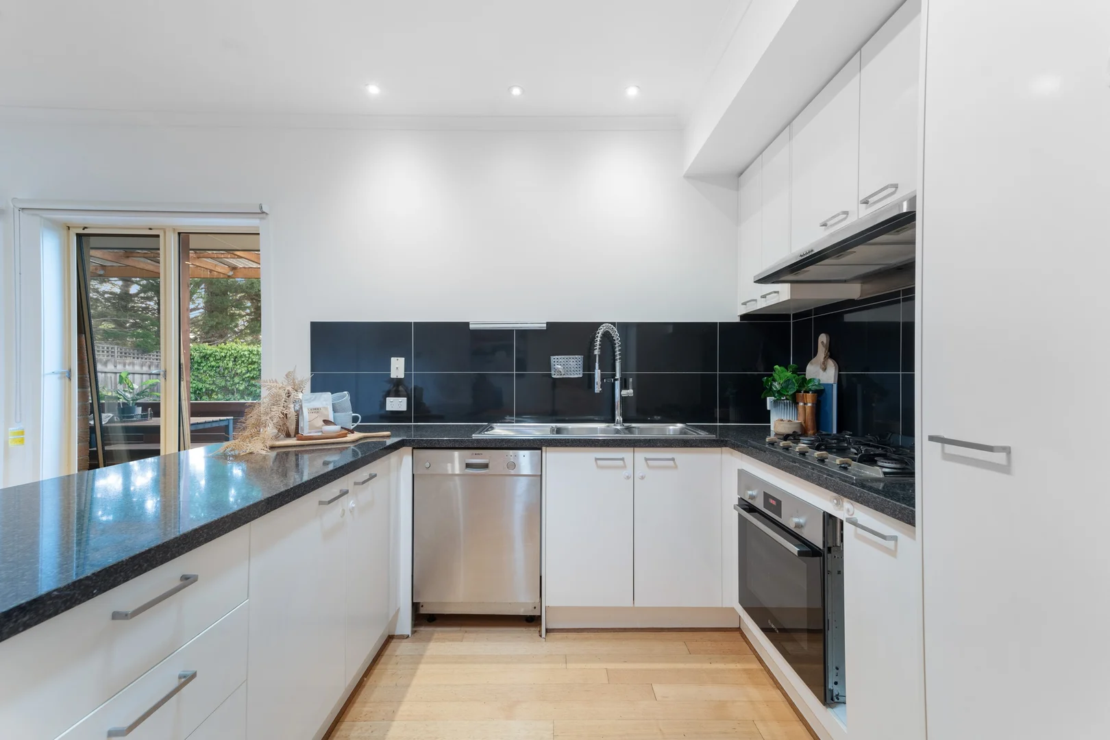 Additional image 8 of 9/12-14 York Street, Glen Waverley VIC 3150