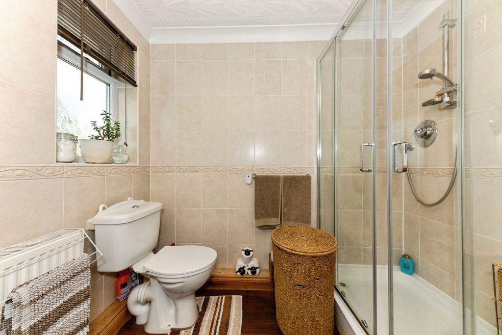 Additional image 7 of 2 bed detached bungalow for saleSea Dyke Way, Grimsby DN36
