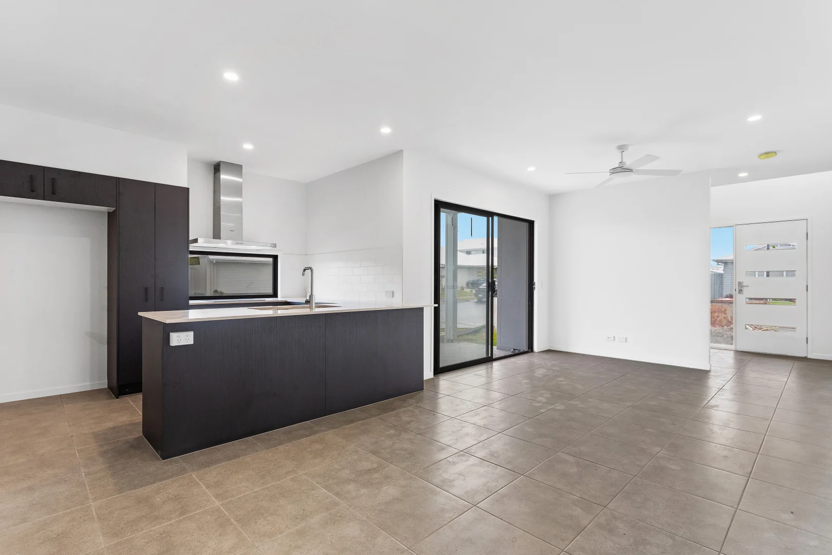 1/2 Kirsten Circuit, Nirimba QLD 4551 photo 3