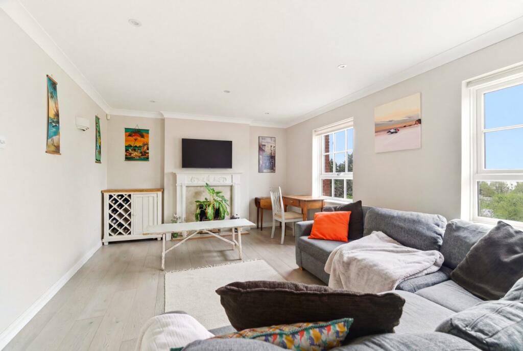 Goldsmith Way, St Albans, Herts, AL3 photo 5