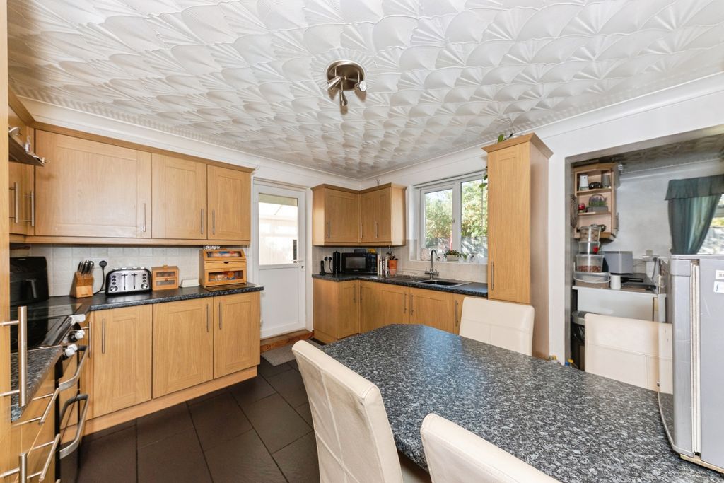 Additional image 9 of 2 bed detached bungalow for saleSea Dyke Way, Grimsby DN36
