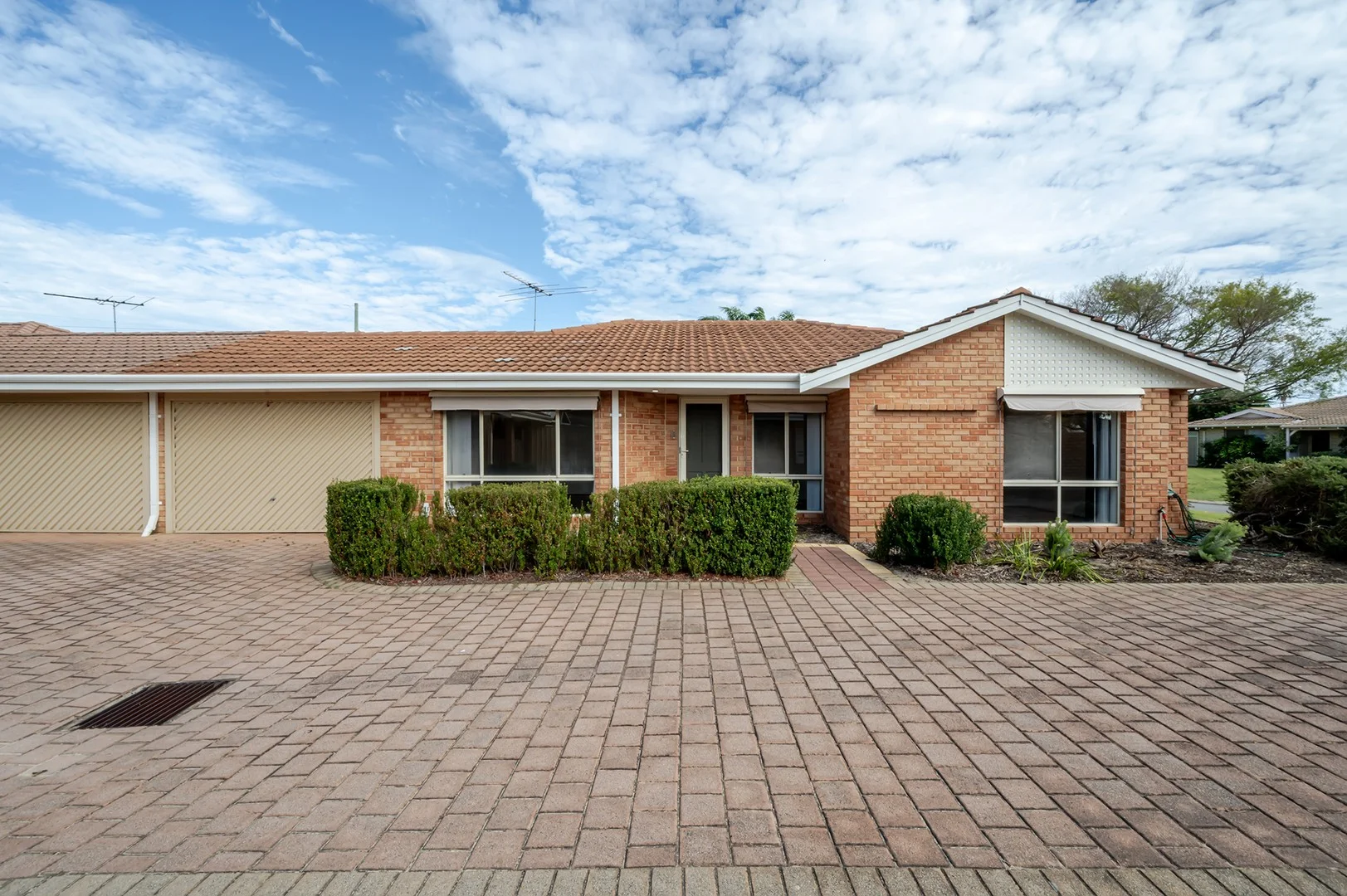 5/6 Luton Close, Ballajura WA 6066