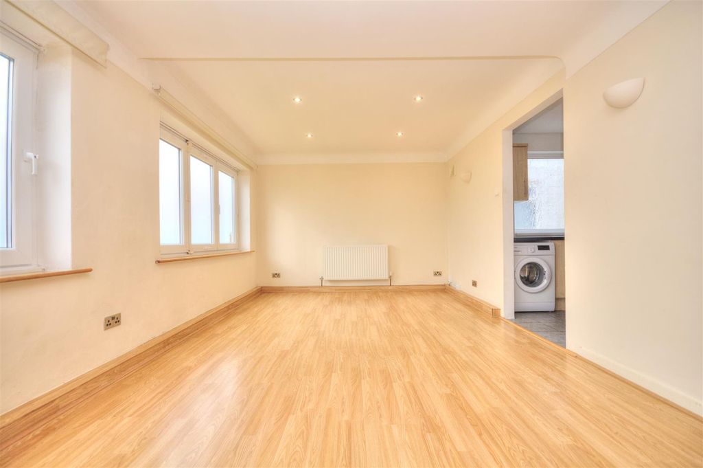 Additional image 4 of 2 bed flat for saleBurbo Bank Road South, Liverpool L23