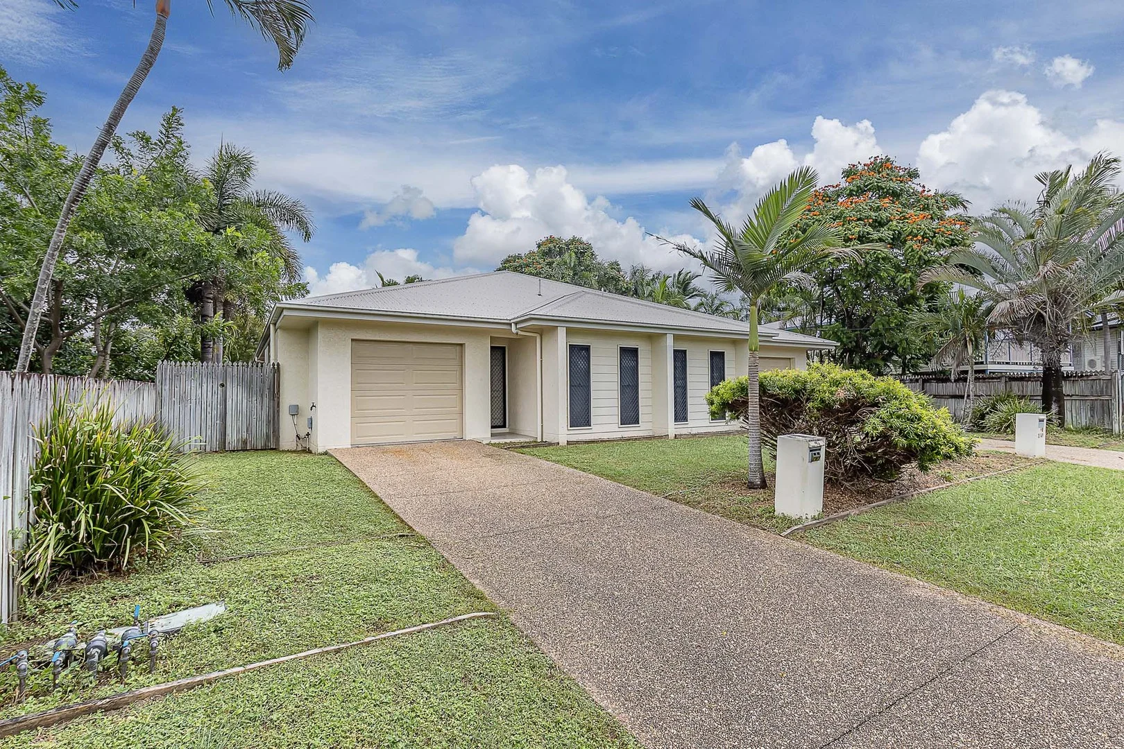 1/2-49 Blaxland Crescent, Vincent QLD 4814