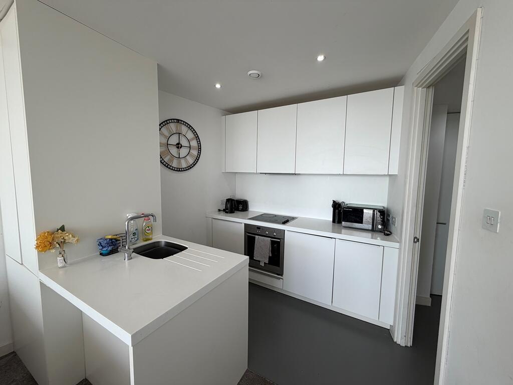 Rotunda Furnished 1 Bed photo 2