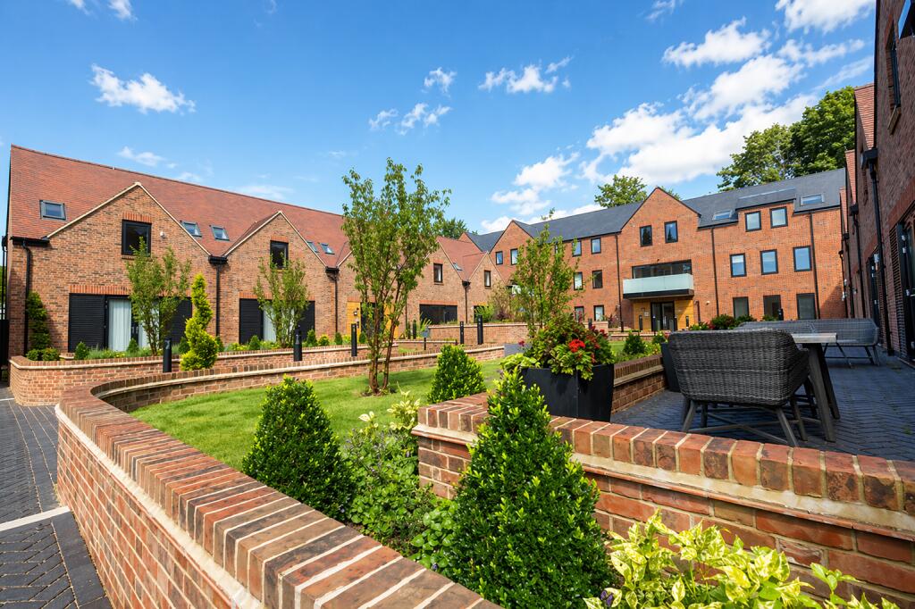 Gibbs Close, Harpenden, Hertfordshire, AL5