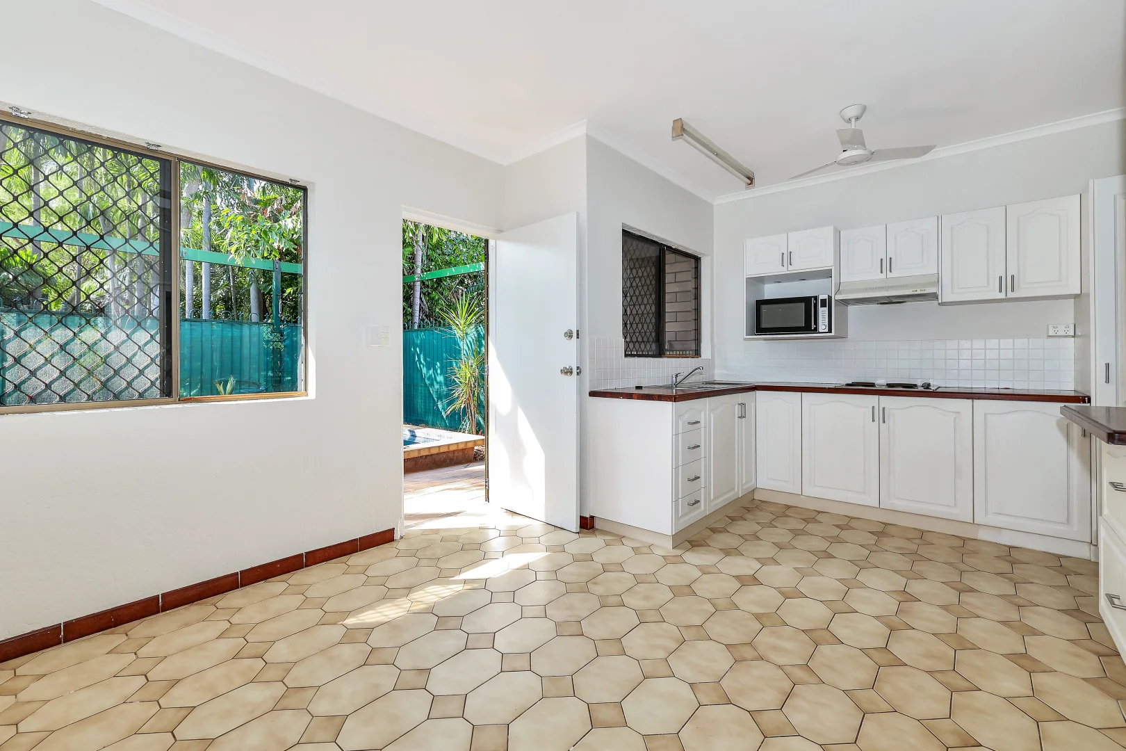 Additional image 3 of 2/37 Brinkin Terrace, Brinkin NT 0810