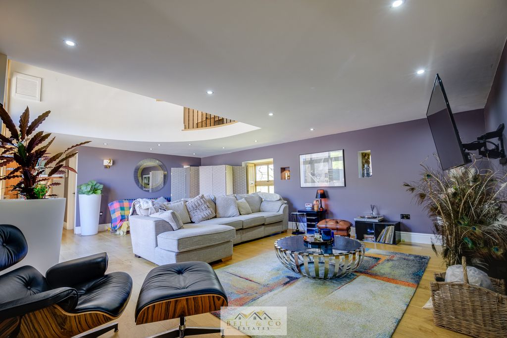 7 bed barn conversion for saleBankside, Brightholmlee, Sheffield S35 photo 5