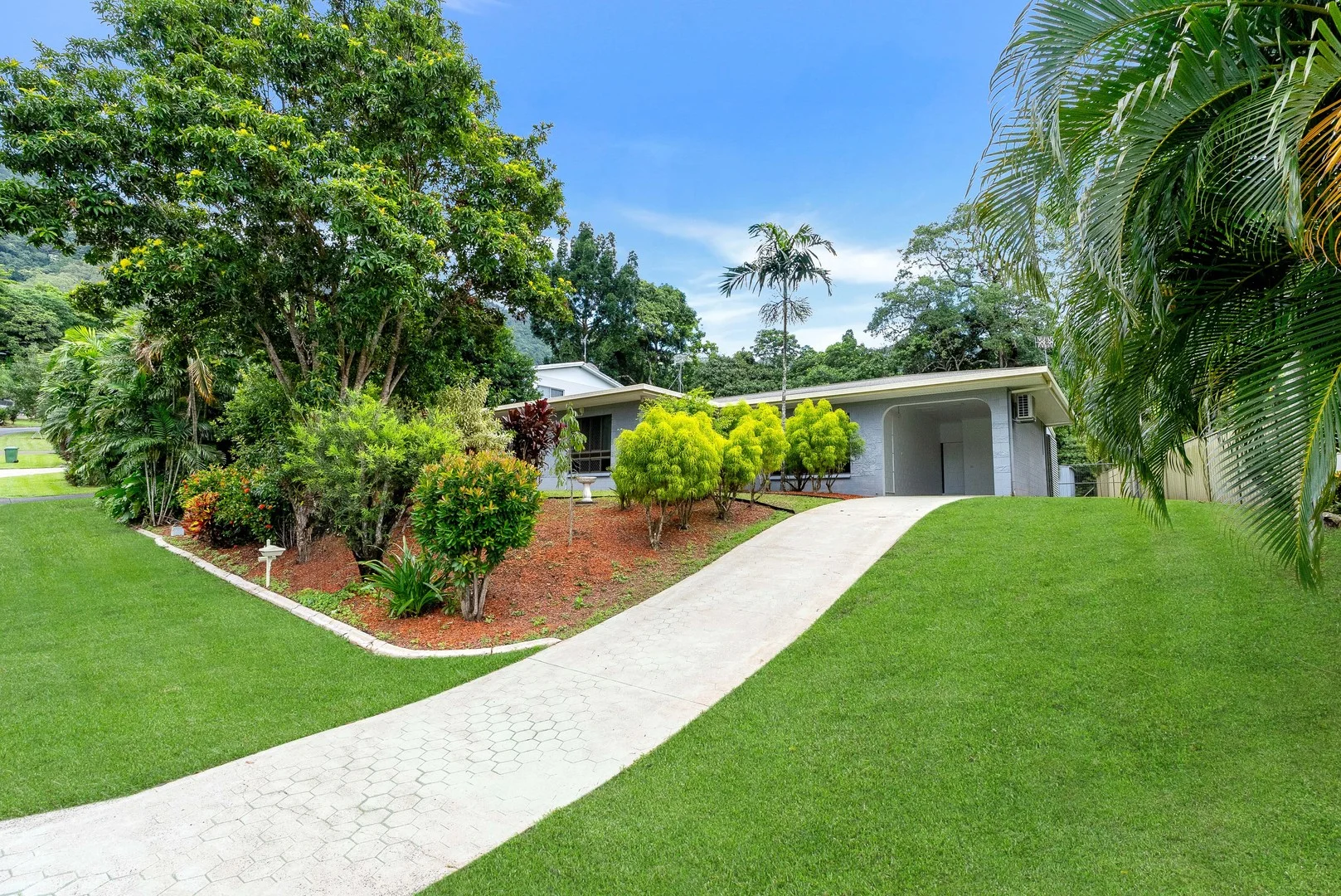 6 Falcon Street, Bayview Heights QLD 4868