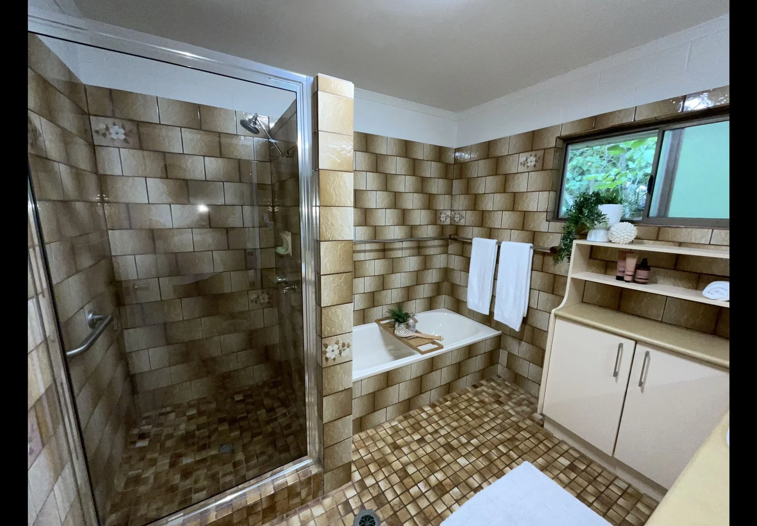 Additional image 11 of 1-7 Lakeside Drive, Tinaroo QLD 4872