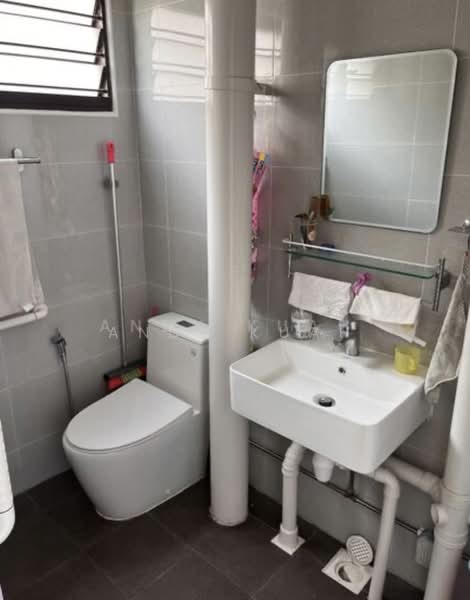 875 Tampines Street 84 photo 5