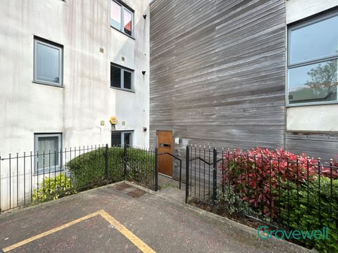 Christie Lane, Salford M7