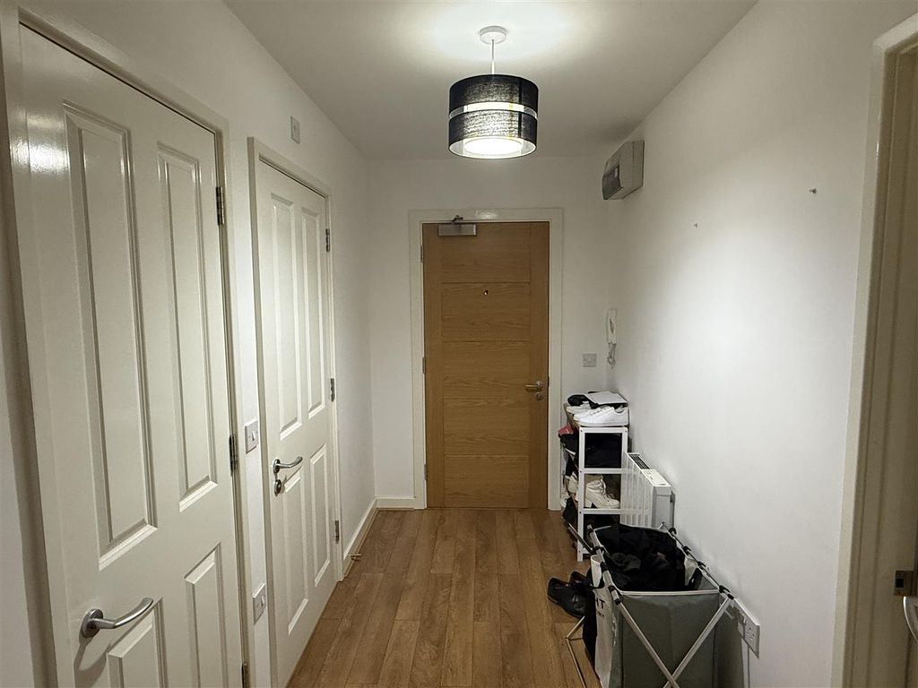 2 bed flat for saleLincoln Road, Peterborough PE1 photo 2