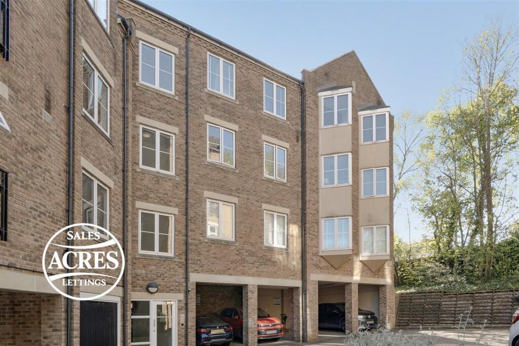 Caversham Place, Sutton Coldfield,