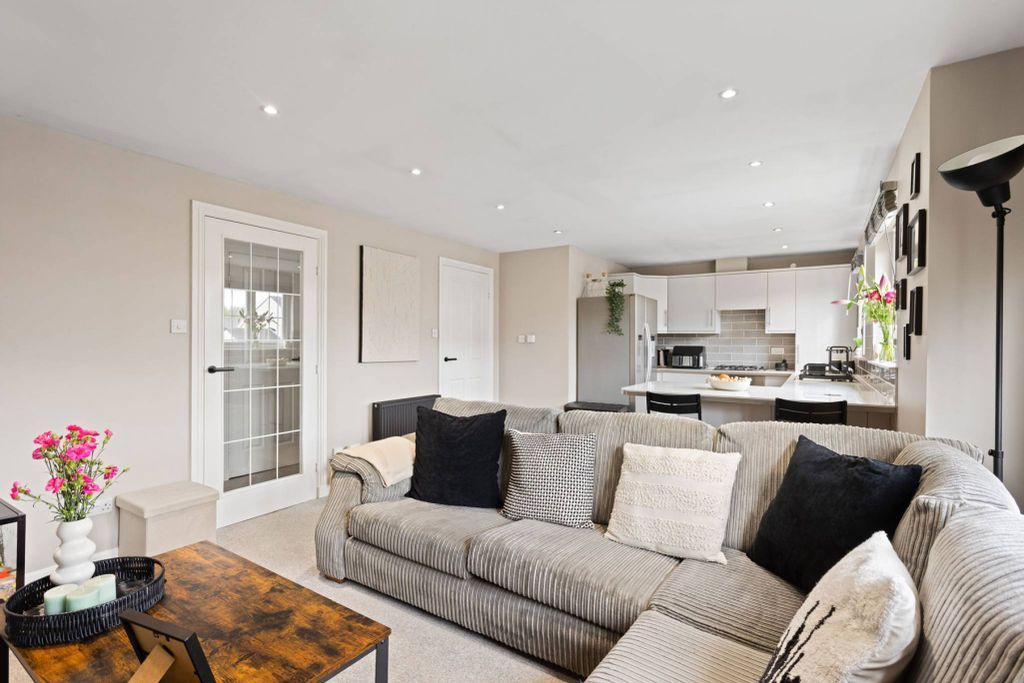 Additional image 5 of 2 bed flat for saleMiners Walk, Dalkeith, Midlothian EH22