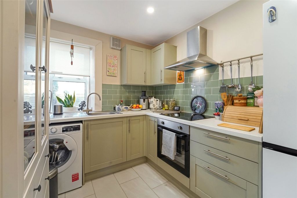 Additional image 5 of 2 bed flat for saleBrisbane Road, Largs, North Ayrshire KA30
