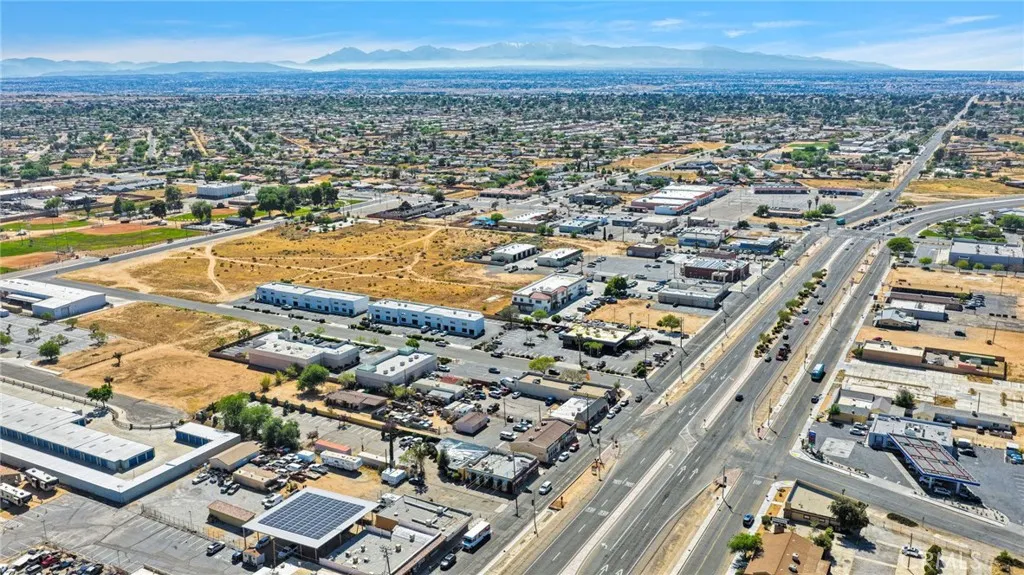 21919 US Highway 18, Apple Valley, CA 92307