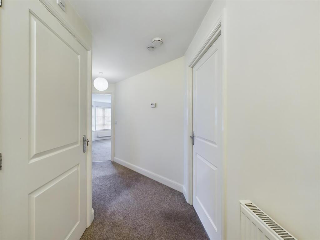 41 Middlewood Close Solihull B91 2TZ photo 5