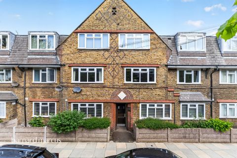 Holgate Avenue, London SW11