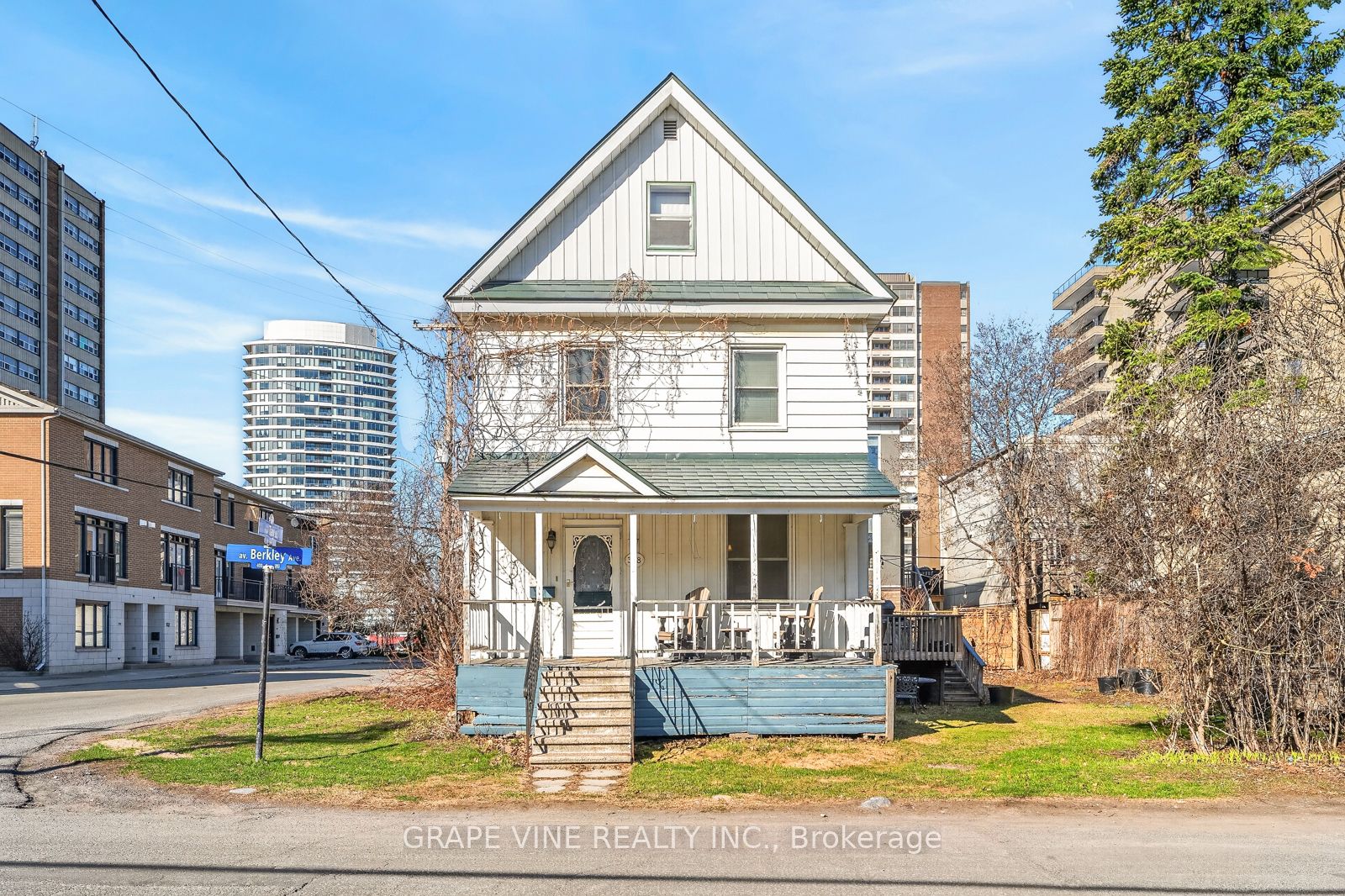388 Berkley Avenue, Ottawa, ON, K2A 2G7