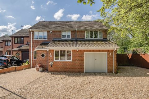 Gladbeck Way, Enfield EN2