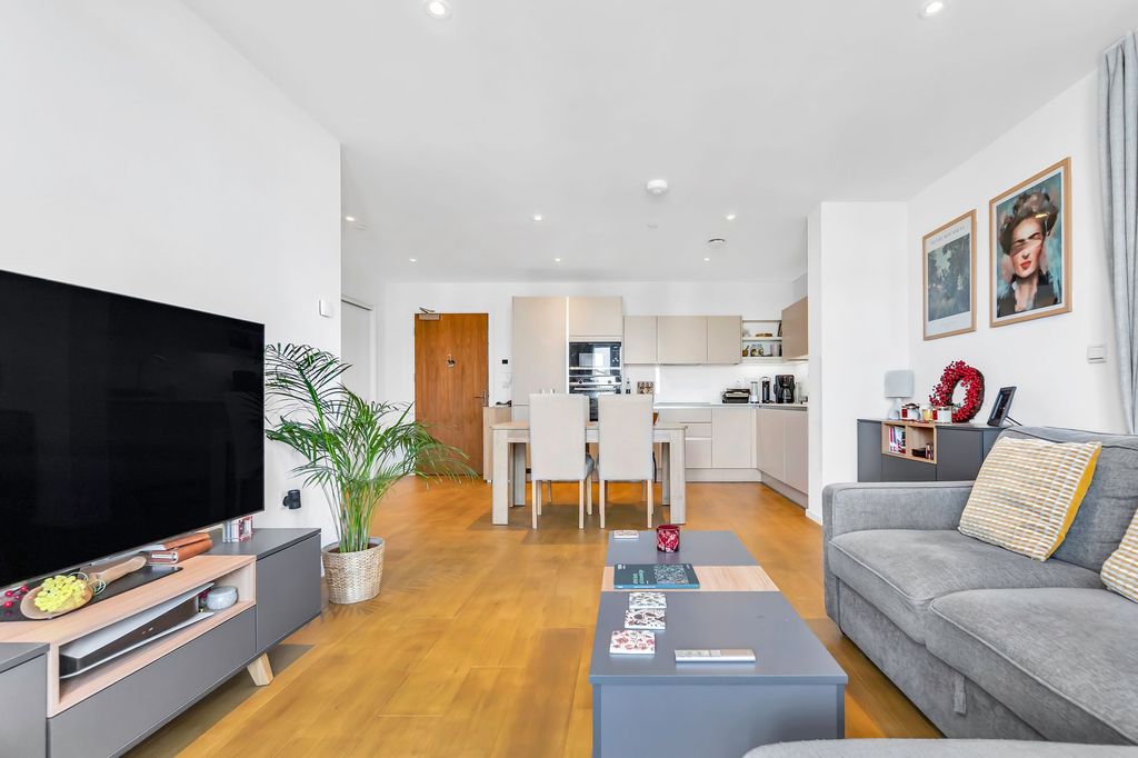 Additional image 8 of 2 bed flat for saleRunway Avenue, Patchway BS34