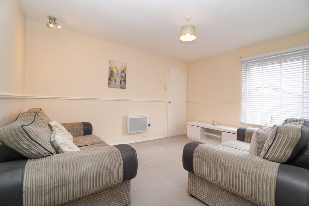 Additional image 2 of 1 bed flat for saleKestrel Court, Hardgate G81