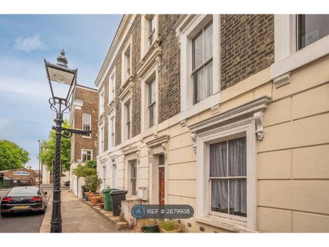 St. Martins Close, London NW1