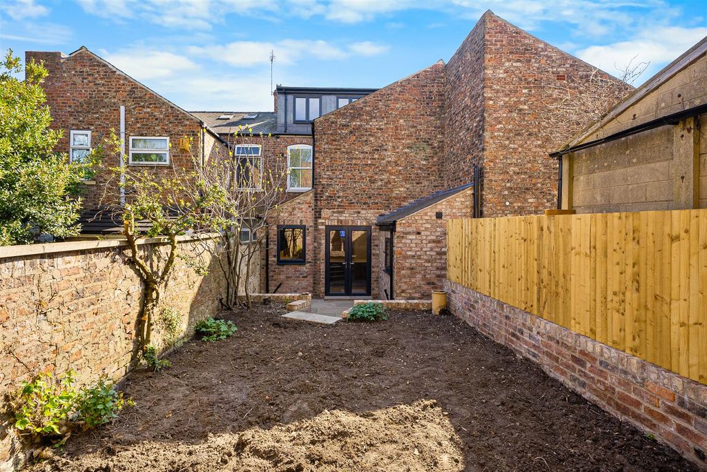 Additional image 18 of 4 bed end terrace house for saleVyner Street, York YO31