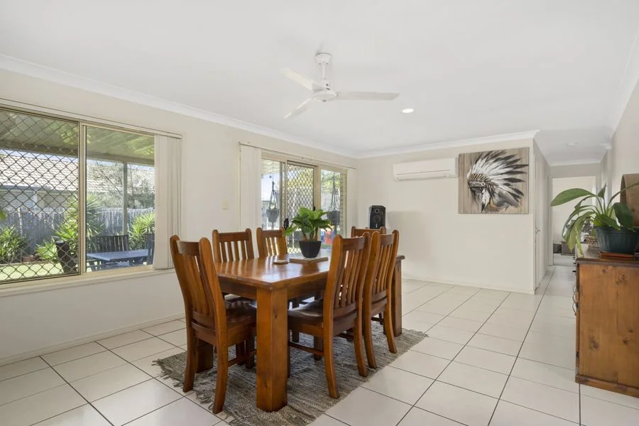 4 Summerhill Drv, Morayfield QLD 4506 photo 2