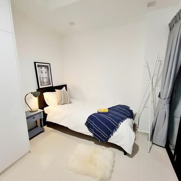Near Tanah Merah MRT room for rent