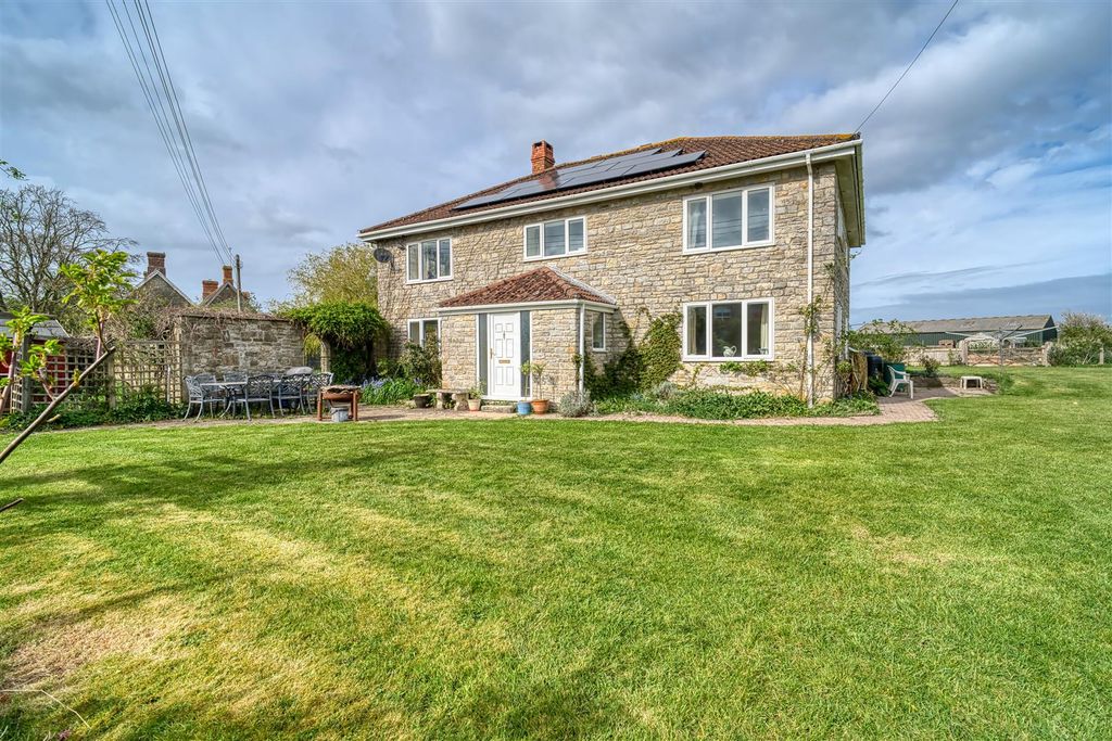 5 bed farm for saleMoor Lane, Rodgrove, Wincanton BA9