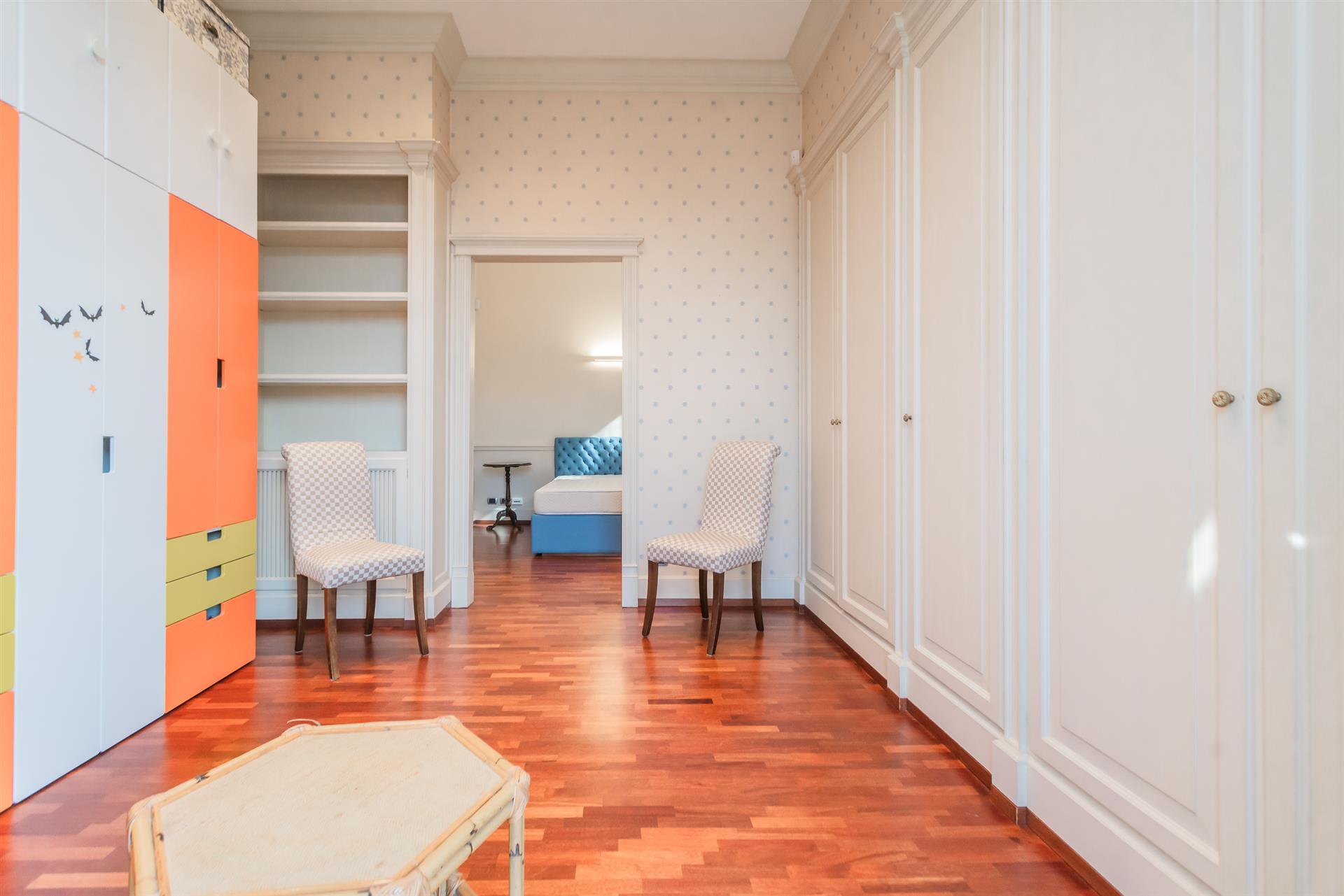 Additional image 12 of Varese