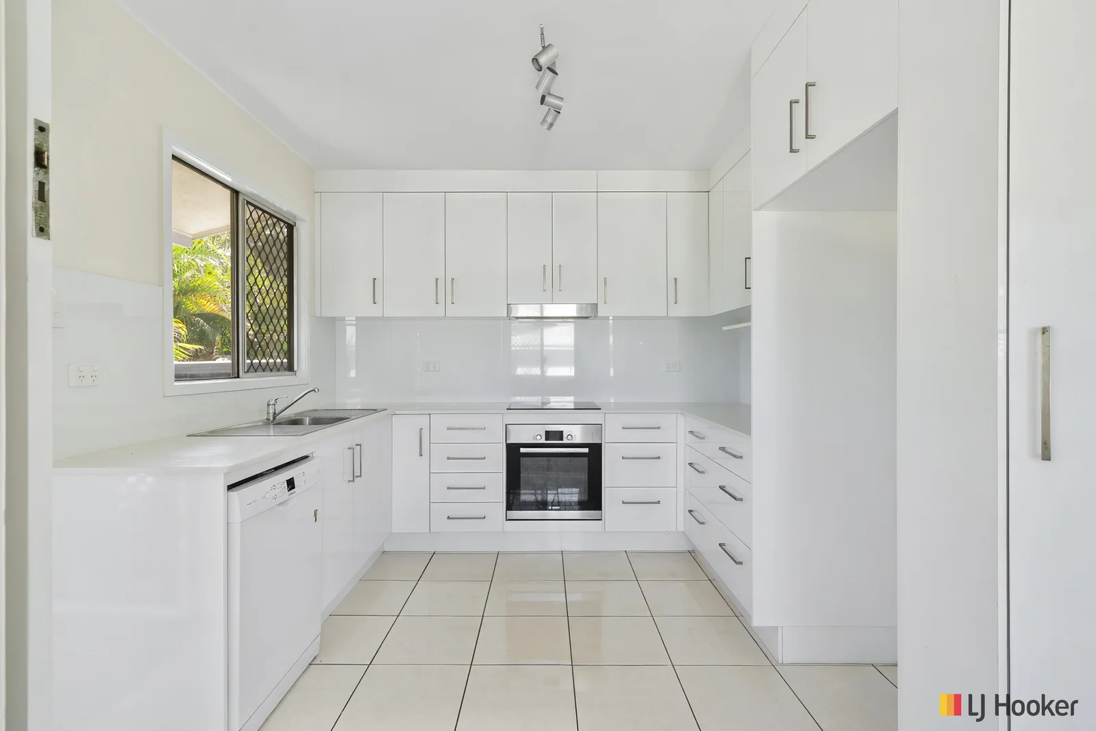 Additional image 4 of 45 Menzies Street, Park Avenue QLD 4701