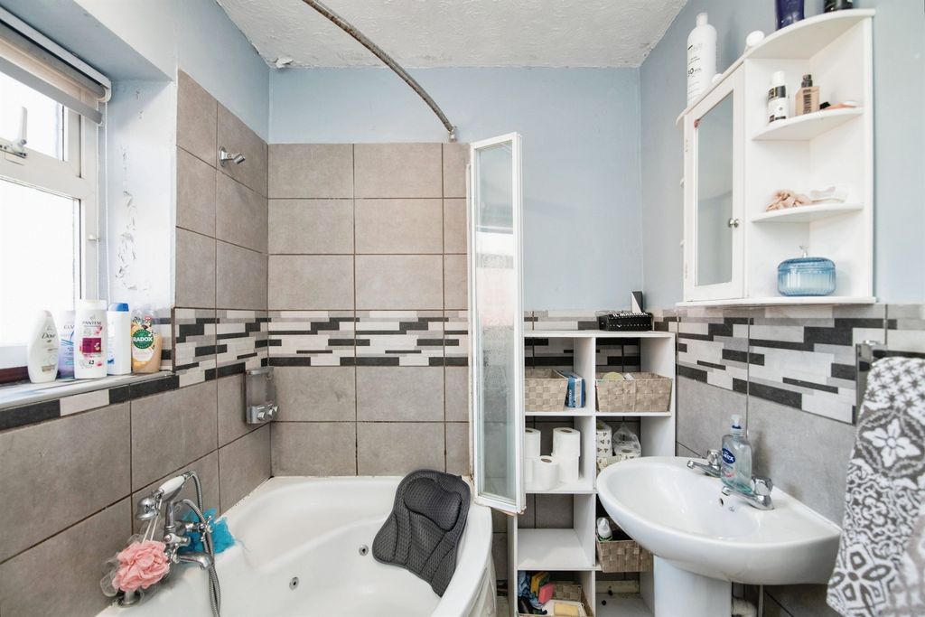 Additional image 16 of 3 bed end terrace house for saleKenelm Road, Oldbury B68