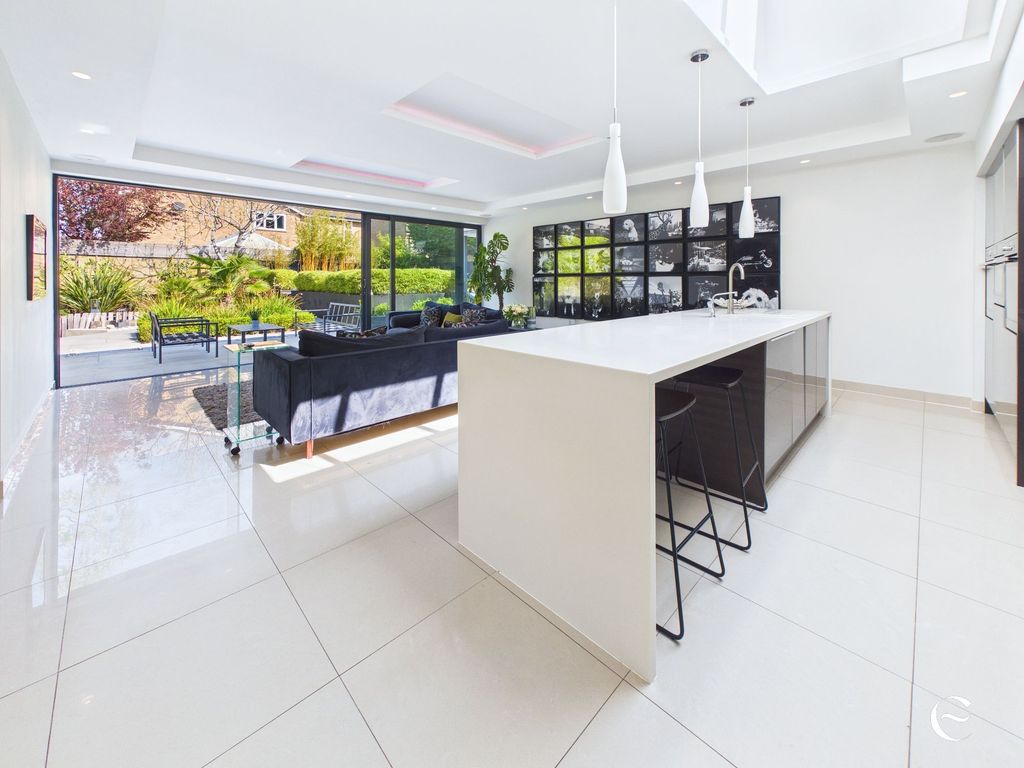 Additional image 3 of 6 bed detached house for saleConduit Road, Stamford PE9