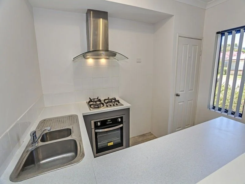 5/13 Devonshire Terrace, Armadale WA 6112 photo 4