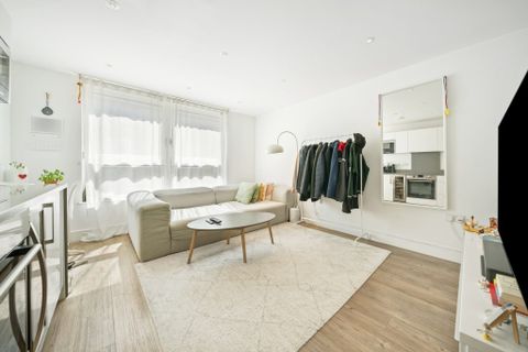 Queensland Road, Islington N7, Studio to rent