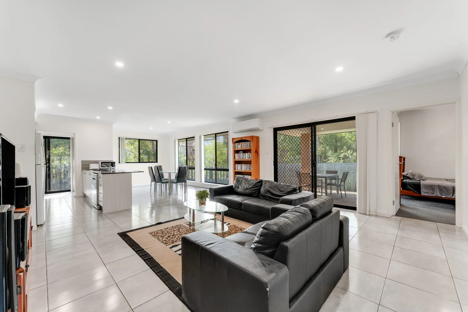 6 Essington Mews, Leichhardt QLD 4305