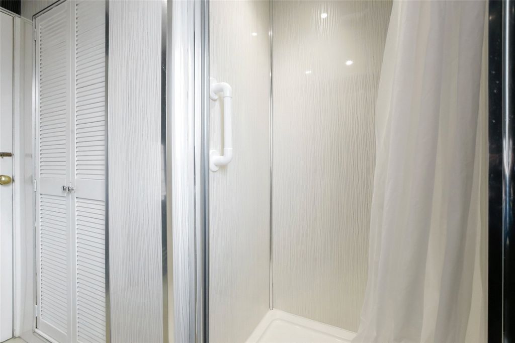 Additional image 17 of 2 bed flat for saleAndrew Drive, Clydebank, Dunbartonshire G81