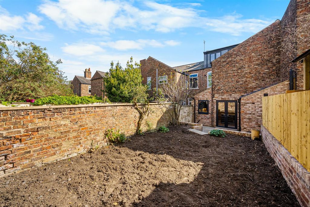 Additional image 16 of 4 bed end terrace house for saleVyner Street, York YO31