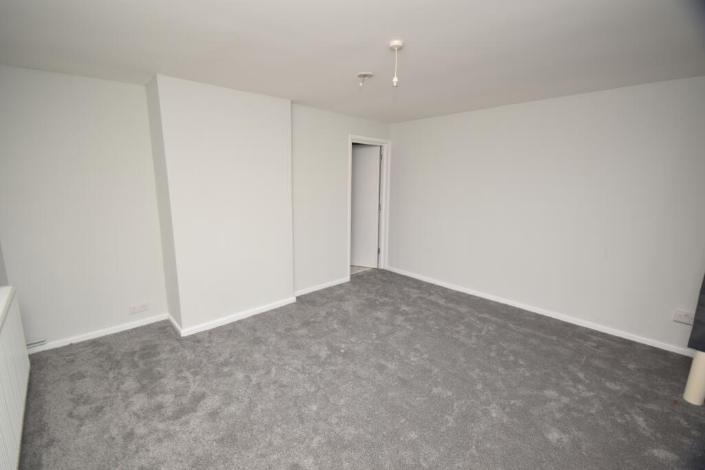 Redhall Drive, Hatfield, AL10 photo 2