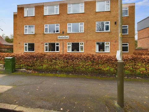 Knighton Drive, Leicester LE2